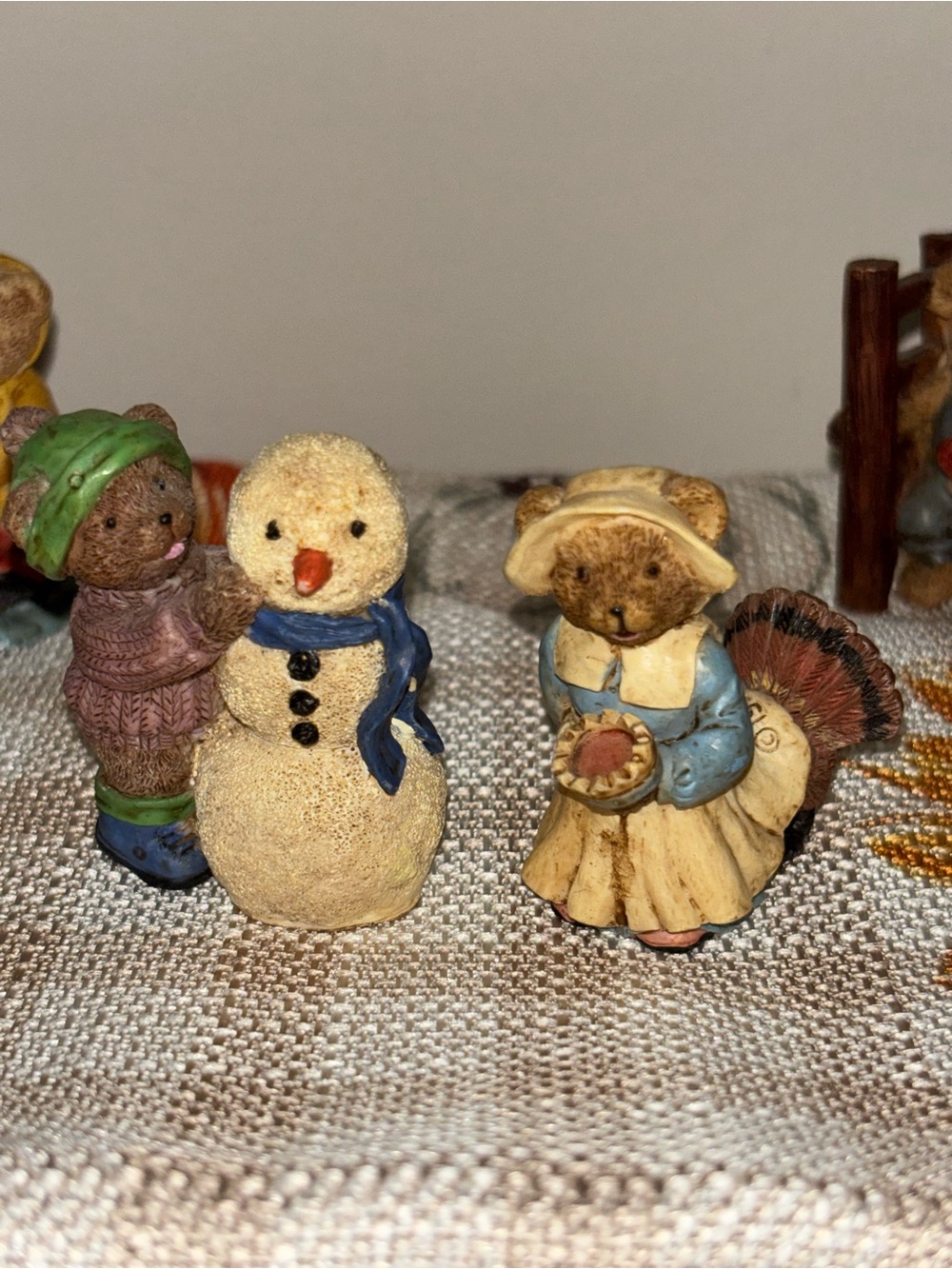 Hand-Painted Figurine Set of 7 holiday bears - Picture 3 of 7